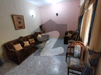 گلستان ظفر جمشید ٹاؤن,کراچی میں 5 کمروں کا 5 مرلہ مکان 5.25 کروڑ میں برائے فروخت۔