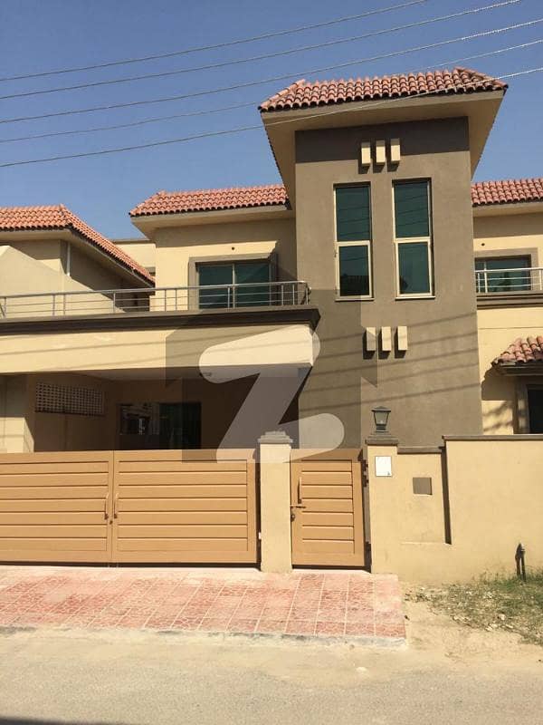 3 bed house for rent in Askari 11 sector B