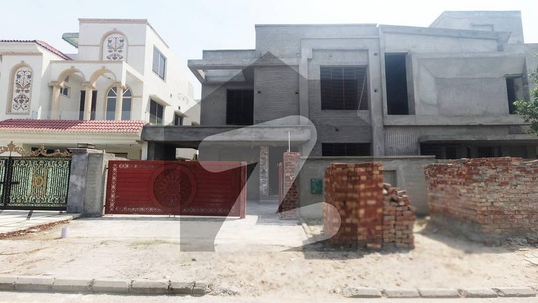 Prominently-located Prime Location Gray Structure House Available In Bahria Orchard Phase 1 - Southern For Sale