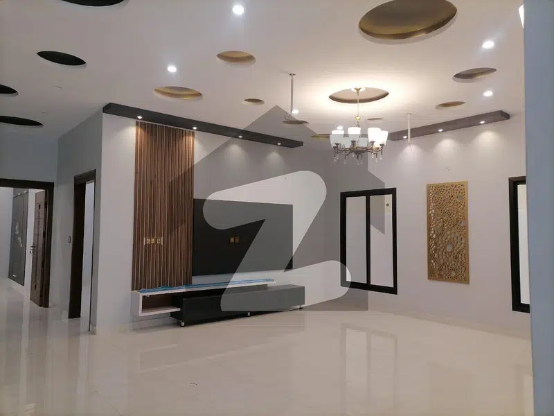 Ideal Prime Location 240 Square Yards Lower Portion Available In Saadi Town, Karachi