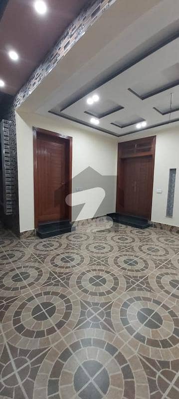 ایل ڈی اے ایوینیو ۔ بلاک اے ایل ڈی اے ایوینیو,لاہور میں 7 کمروں کا 10 مرلہ مکان 4.6 کروڑ میں برائے فروخت۔