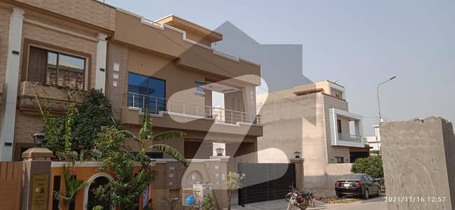 پارک ویو سٹی - ٹولپ اوورسیز پارک ویو سٹی,لاہور میں 6 کمروں کا 10 مرلہ مکان 1.0 لاکھ میں کرایہ پر دستیاب ہے۔