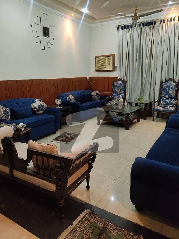 ماڈل ٹاؤن ۔ بلاک این ایکسٹینشن ماڈل ٹاؤن لاہور میں 4 کمروں کا 1 کنال مکان 6 کروڑ میں برائے فروخت۔