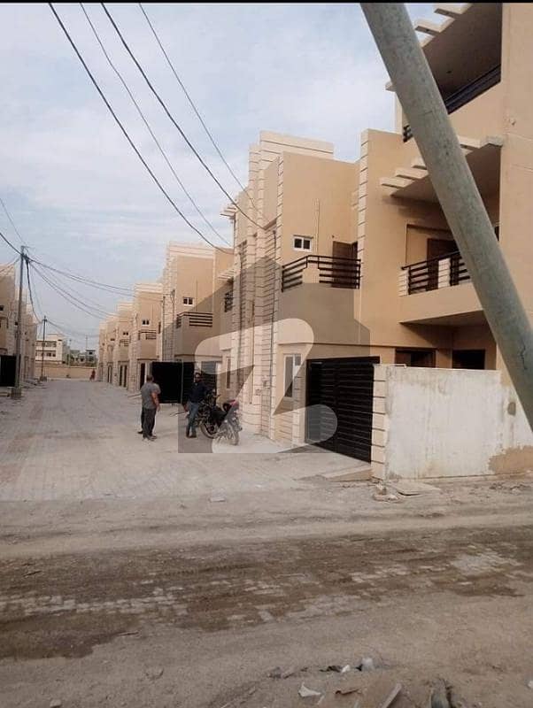 کنگز گارڈن گلستانِ جوہر,کراچی میں 4 کمروں کا 5 مرلہ مکان 2.5 کروڑ میں برائے فروخت۔