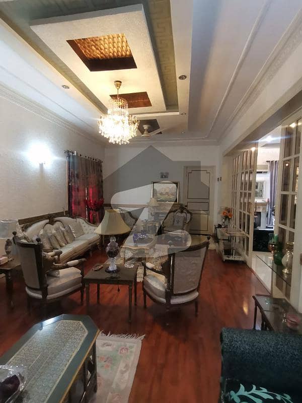 ڈی ایچ اے فیز 1 - بلاک جے فیز 1 ڈیفنس (ڈی ایچ اے) لاہور میں 6 کمروں کا 1 کنال مکان 7.7 کروڑ میں برائے فروخت۔