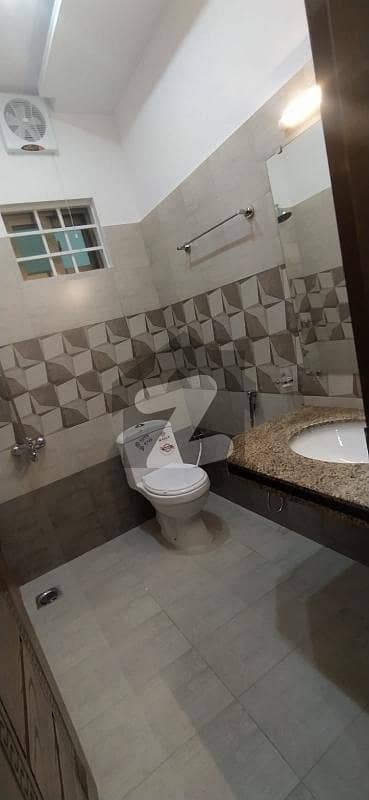 سوان گارڈن ۔ بلاک بی سوان گارڈن,اسلام آباد میں 6 کمروں کا 10 مرلہ مکان 3.75 کروڑ میں برائے فروخت۔