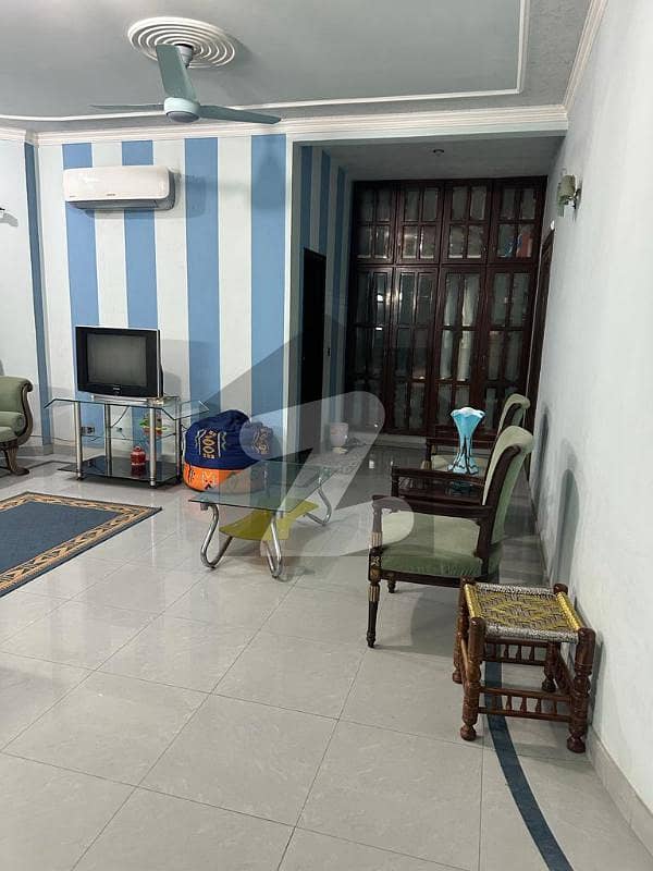 ماڈل ٹاؤن لِنک روڈ ماڈل ٹاؤن لاہور میں 6 کمروں کا 1 کنال مکان 7.3 کروڑ میں برائے فروخت۔