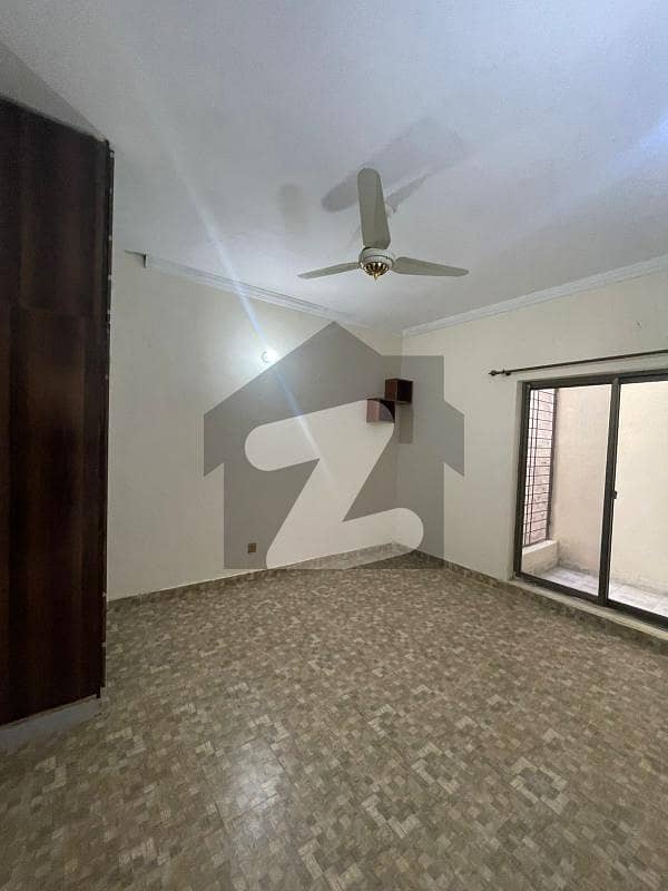 خیابان امین - بلاک آر خیابانِ امین لاہور میں 2 کمروں کا 5 مرلہ فلیٹ 34.99 لاکھ میں برائے فروخت۔