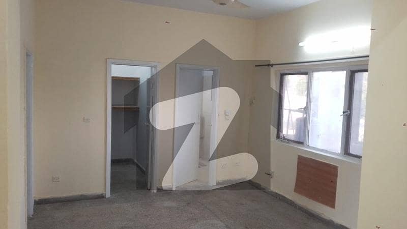 2nd floor 2 bed 2 bath D-type Flat for Rent G-11