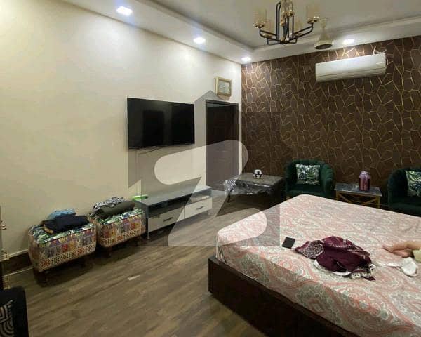 اچھرہ لاہور میں 4 کمروں کا 4 مرلہ مکان 1.5 کروڑ میں برائے فروخت۔