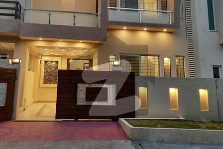 4.5 Marla Brand New House For Rent Canal Park Society Area Boundary Wall Canal Road Faisalabad