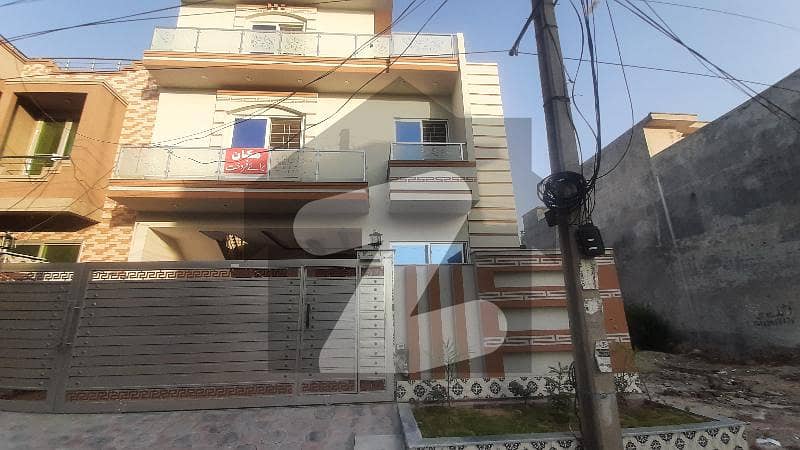 ائیرپورٹ ہاؤسنگ سوسائٹی راولپنڈی میں 6 کمروں کا 8 مرلہ مکان 2.7 کروڑ میں برائے فروخت۔