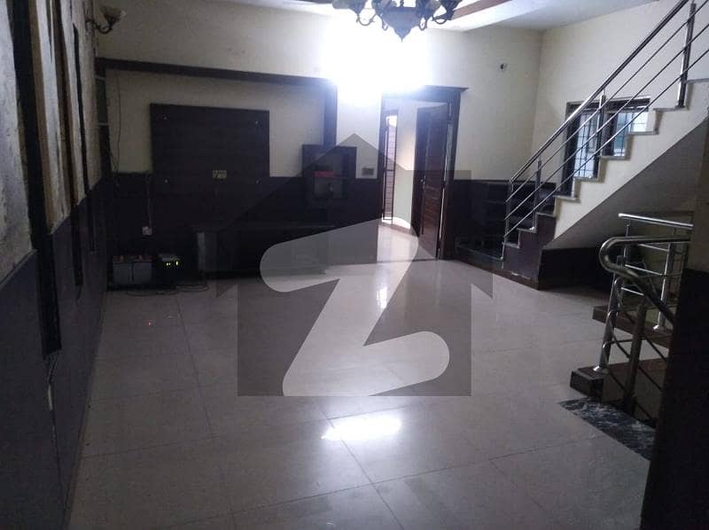 پی آئی اے ہاؤسنگ سکیم ۔ بلاک سی پی آئی اے ہاؤسنگ سکیم لاہور میں 5 کمروں کا 10 مرلہ مکان 2.9 کروڑ میں برائے فروخت۔