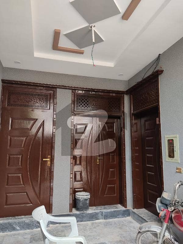 الرحمان گارڈن فیز 2 الرحمان گارڈن لاہور میں 4 کمروں کا 5 مرلہ مکان 40 ہزار میں کرایہ پر دستیاب ہے۔