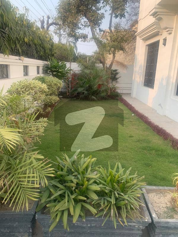 ماڈل ٹاؤن لاہور میں 7 کمروں کا 6 کنال مکان 52.0 کروڑ میں برائے فروخت۔