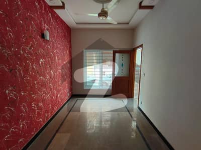 چکلالہ سکیم 3 چکلالہ سکیم,راولپنڈی میں 3 کمروں کا 2 مرلہ مکان 95.0 لاکھ میں برائے فروخت۔