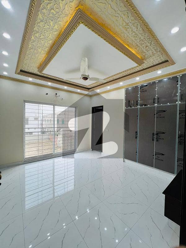 بحریہ ٹاؤن ۔ بلاک سی سی بحریہ ٹاؤن سیکٹرڈی بحریہ ٹاؤن لاہور میں 5 کمروں کا 14 مرلہ مکان 1.3 لاکھ میں کرایہ پر دستیاب ہے۔