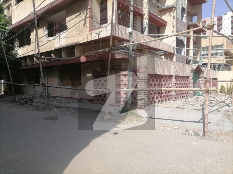 Nazimabad 3 - Block A Flat Sized 700 Square Feet For sale