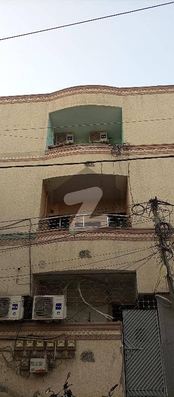 Gulshan Bl-6 Portion 140 Yard 3 Bed's 2nd Floor With Roof For Sale