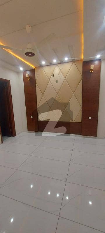النور گارڈن فیصل آباد میں 3 کمروں کا 4 مرلہ مکان 35 ہزار میں کرایہ پر دستیاب ہے۔