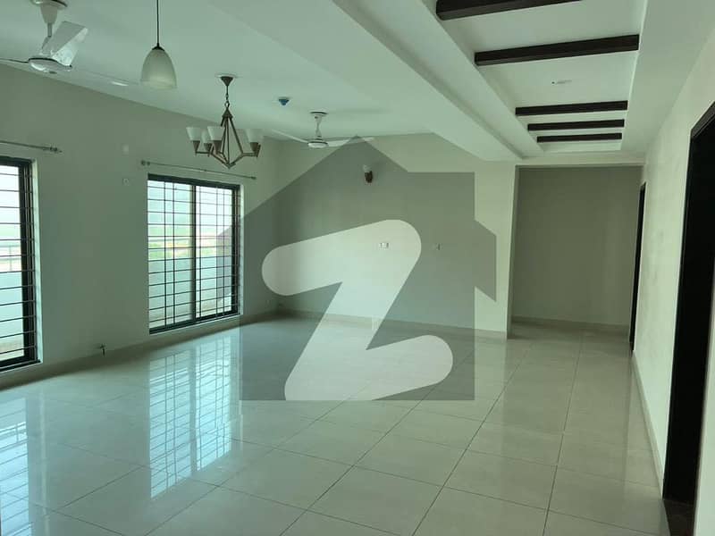 3 Bedrooms Beautiful Apartment With Drawing, Dinning, Tv Lounge, Kitchen, Store, Servant Quarter Etc. . . .