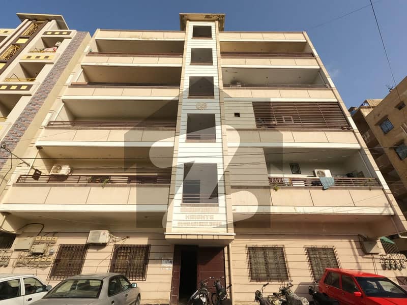 Prime Location In GulshaneKaneez Fatima Block 1 Flat For sale Sized 1800 Square Feet Gulshan
