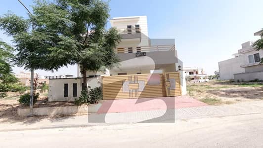 Top city block A 10 Marla House with Basement 6 Bed