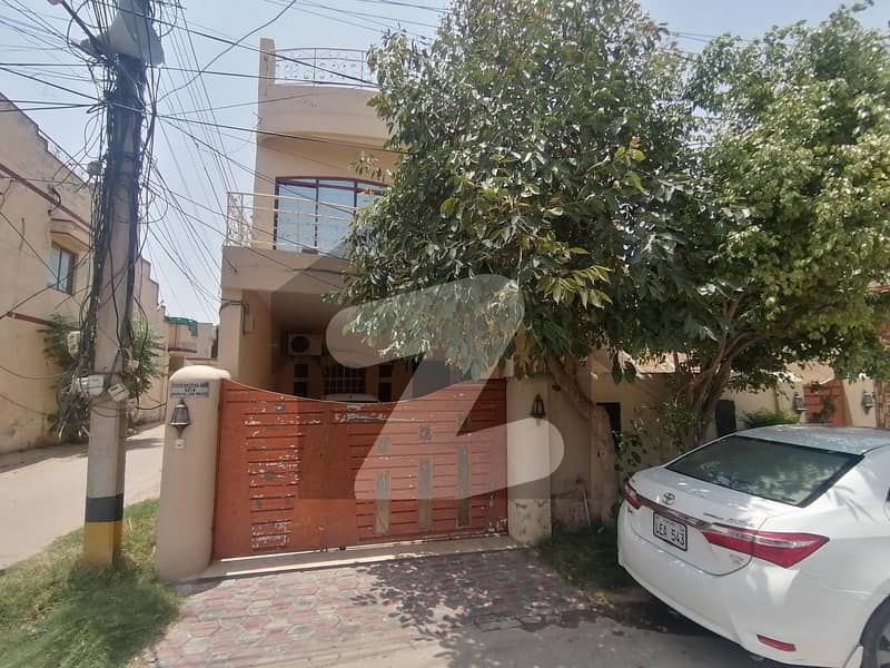 Upper Portion Of 1800 Square Feet Is Available In Contemporary Neighborhood Of Khan Village