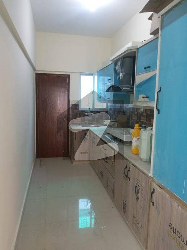 APARTMENT IS AVAILABLE FOR RENT DHA PHASE 6 3 BEDROOM 1750 SQ. FT