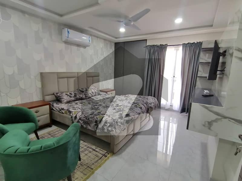 Prime Location Flat For rent Situated In The Royal Mall and Residency