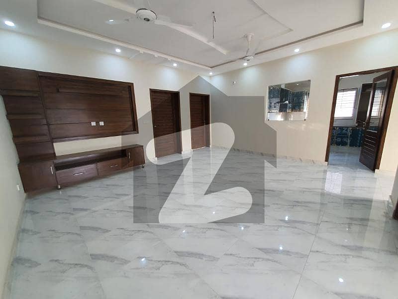 بحریہ ٹاؤن سیکٹر سی بحریہ ٹاؤن,لاہور میں 3 کمروں کا 10 مرلہ بالائی پورشن 50.0 ہزار میں کرایہ پر دستیاب ہے۔