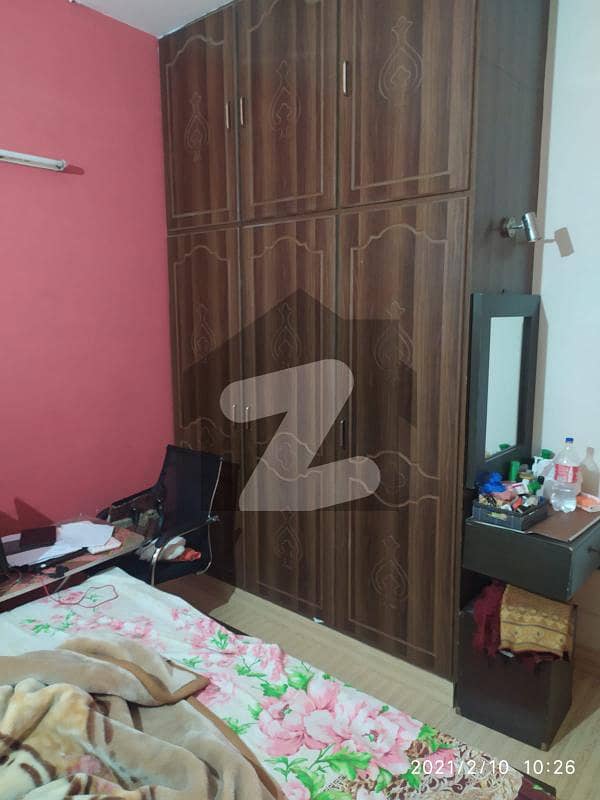 10Marla upper portion available for rent in model town Ext