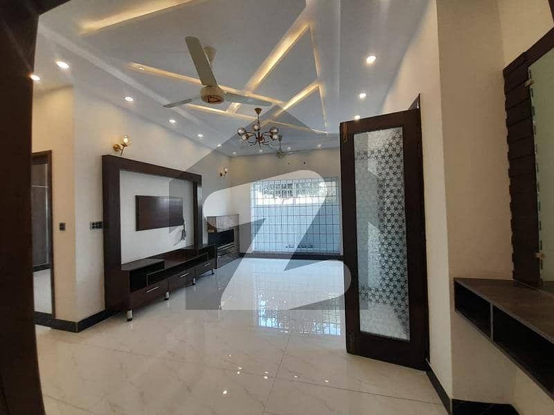 بحریہ ٹاؤن غوری بلاک بحریہ ٹاؤن سیکٹر B,بحریہ ٹاؤن,لاہور میں 5 کمروں کا 10 مرلہ مکان 1.0 لاکھ میں کرایہ پر دستیاب ہے۔