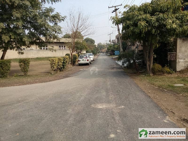 Iqbal Avenue Phase 1 Plot 10 Marla 26B Near 150 Feet Road Park