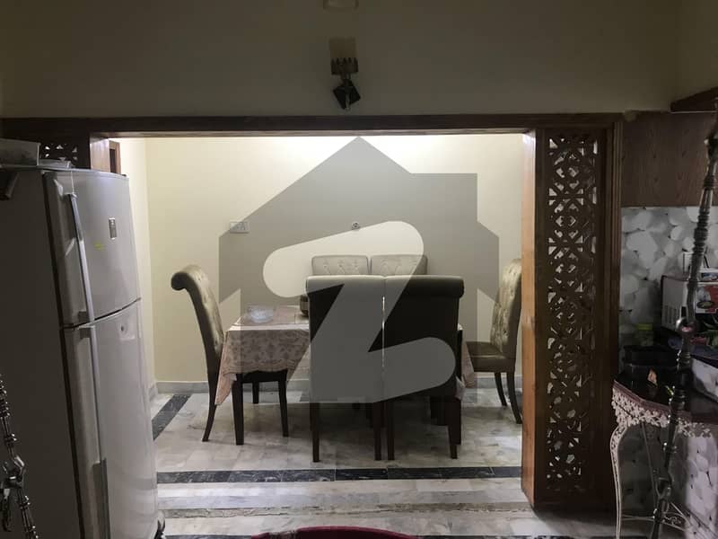 جمشید روڈ کراچی میں 5 کمروں کا 9 مرلہ فلیٹ 2.7 کروڑ میں برائے فروخت۔