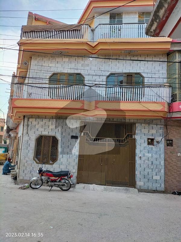 صادق آباد راولپنڈی میں 5 کمروں کا 2 مرلہ مکان 75 لاکھ میں برائے فروخت۔