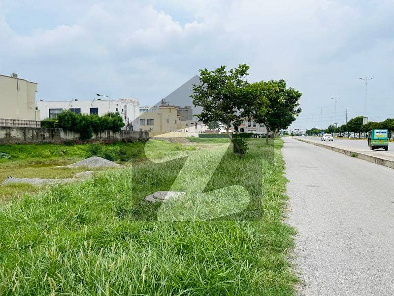 DHA PHASE 7 ONE KANAL PLOT NO-642 IDEAL LOCATION RESIDENTIAL PLOT