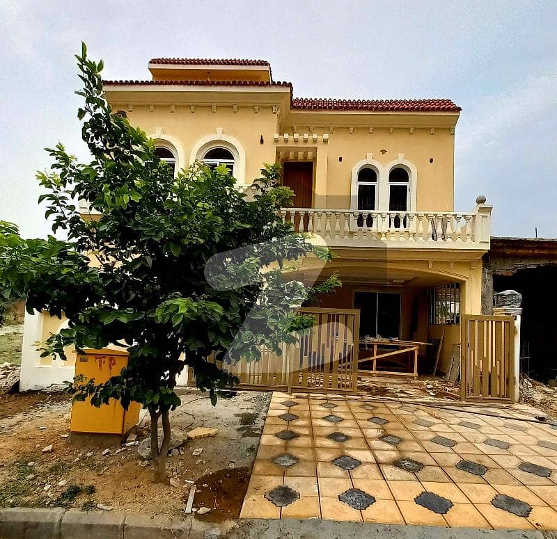 5 Marla Brand New Luxury House For Sale Outstanding Location