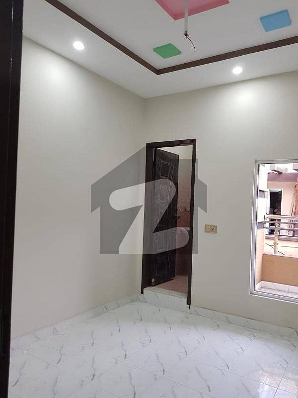 مرغزار آفیسرز کالونی ۔ بلاک آر مرغزار آفیسرز کالونی,لاہور میں 6 کمروں کا 4 مرلہ مکان 1.3 کروڑ میں برائے فروخت۔