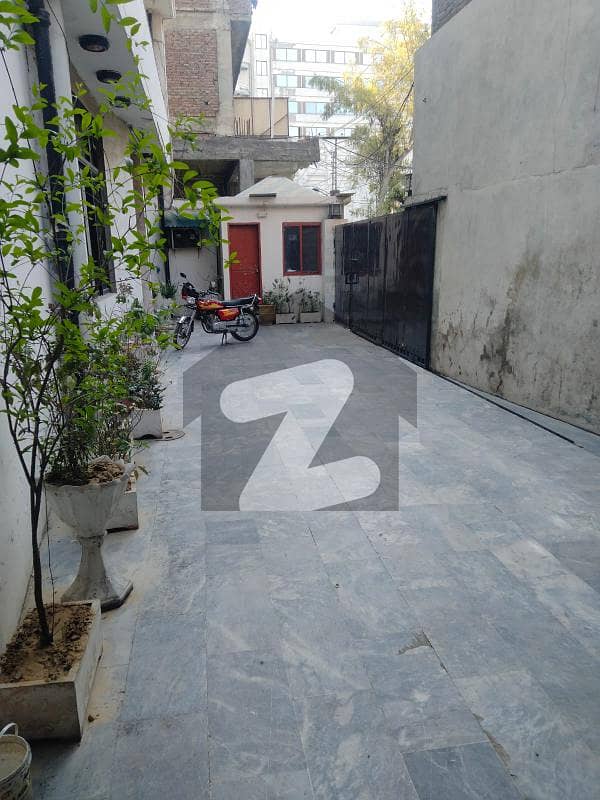 23 Marla Triple Storey Building Davis Road Lahore