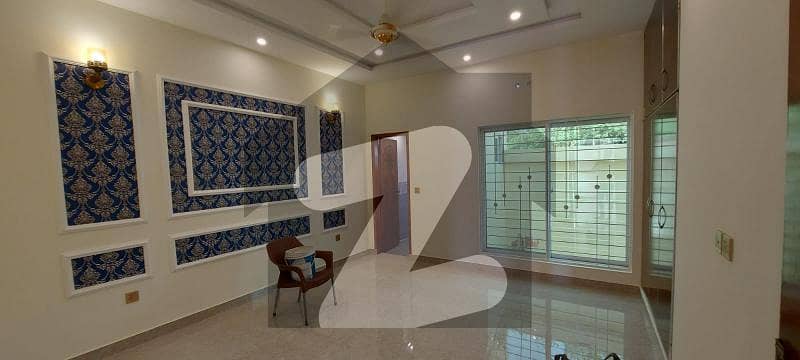 سینٹرل پارک ہاؤسنگ سکیم لاہور میں 3 کمروں کا 10 مرلہ مکان 2.15 کروڑ میں برائے فروخت۔