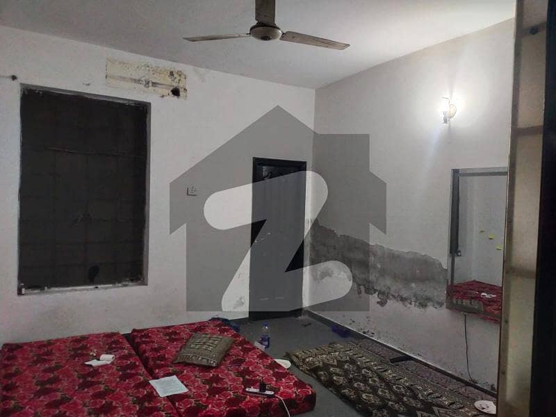 5 Marla Lower Portion With 2 Bed Near To Emporium Mall And Khokhar Chock