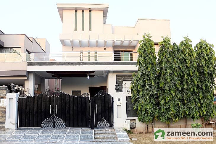 Outstanding 10 Marla Stylish Bungalow Available For Rent In DHA Phase 6 Lahore