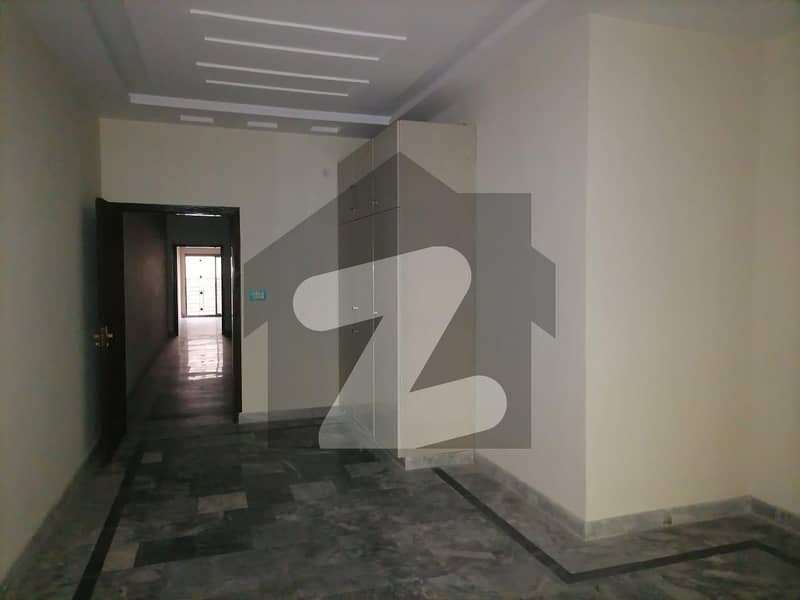 Spacious 5 Marla Building Available For sale In Sadaat Colony