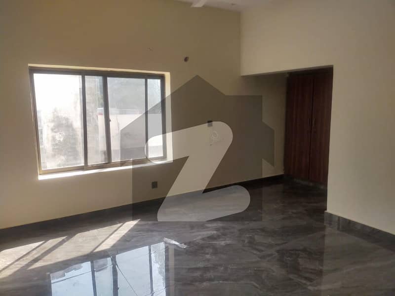 Stunning 10 Marla Upper Portion In Gulberg 3 Available