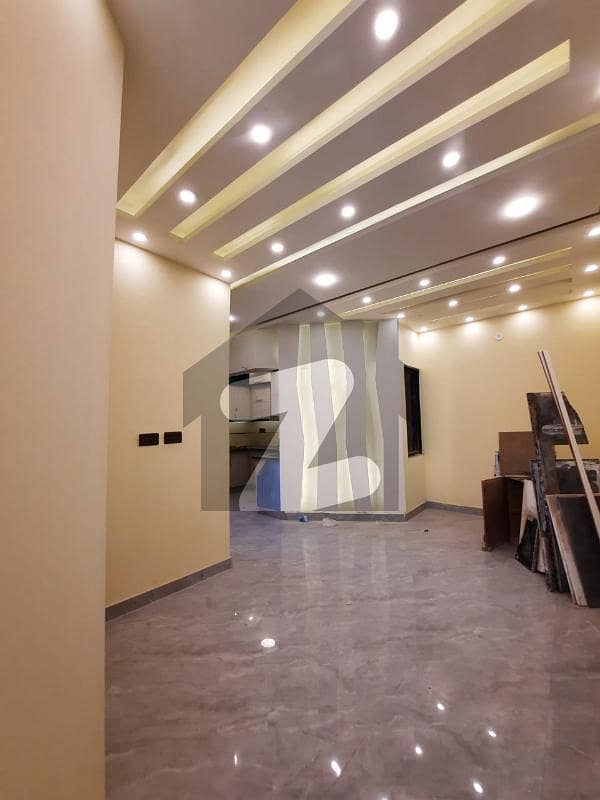 کلفٹن ۔ بلاک 2 کلفٹن,کراچی میں 3 کمروں کا 9 مرلہ بالائی پورشن 1.3 لاکھ میں کرایہ پر دستیاب ہے۔