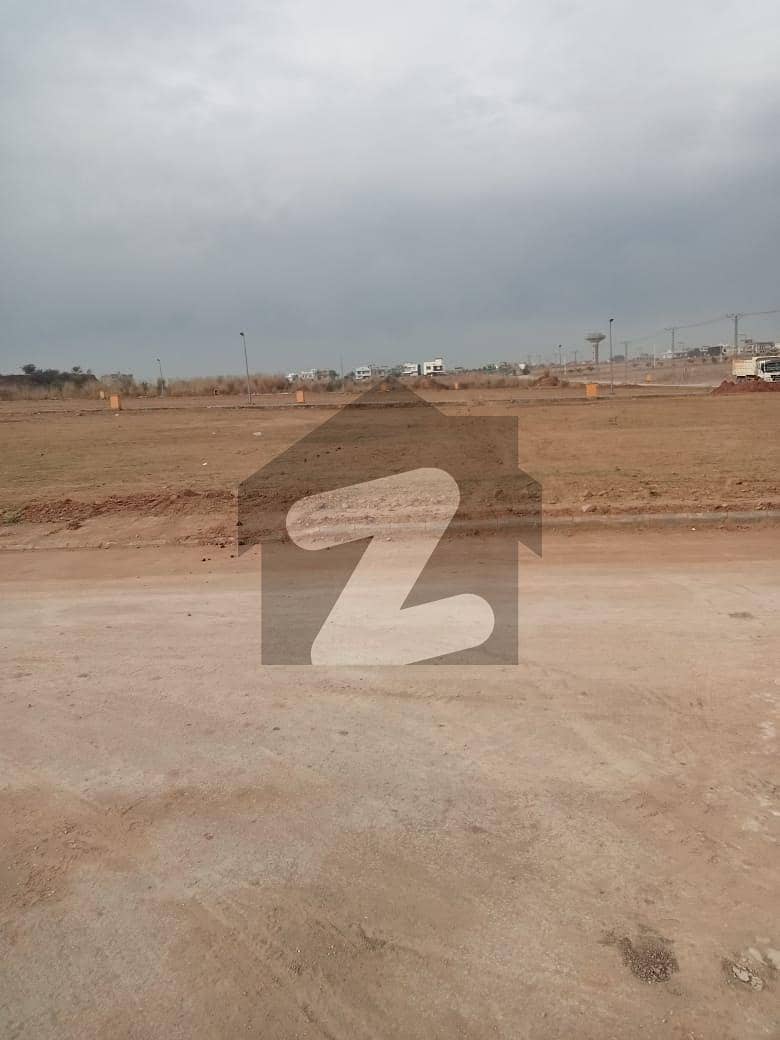 1 Kanal Plot For Sale In P Block, Bahria Town Phase 8.
