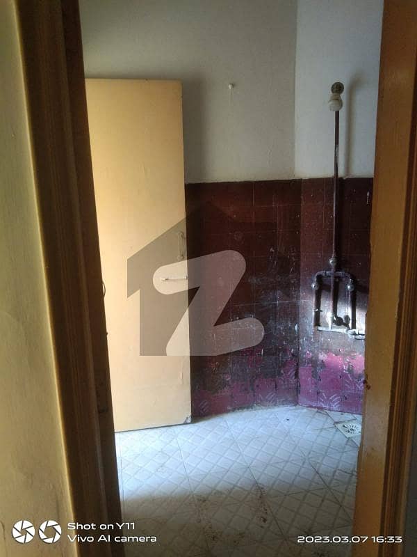 G-10/1 1st Floor one Bedroom Attach Bathroom combain kitchen combain tv Louche only For Batchlar
Rent 30000.