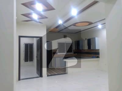 ٹیک ٹاؤن - بلاک ایچ ٹیک ٹاؤن (ٹی این ٹی کالونی) ستیانہ روڈ فیصل آباد میں 4 کمروں کا 5 مرلہ مکان 1.25 کروڑ میں برائے فروخت۔