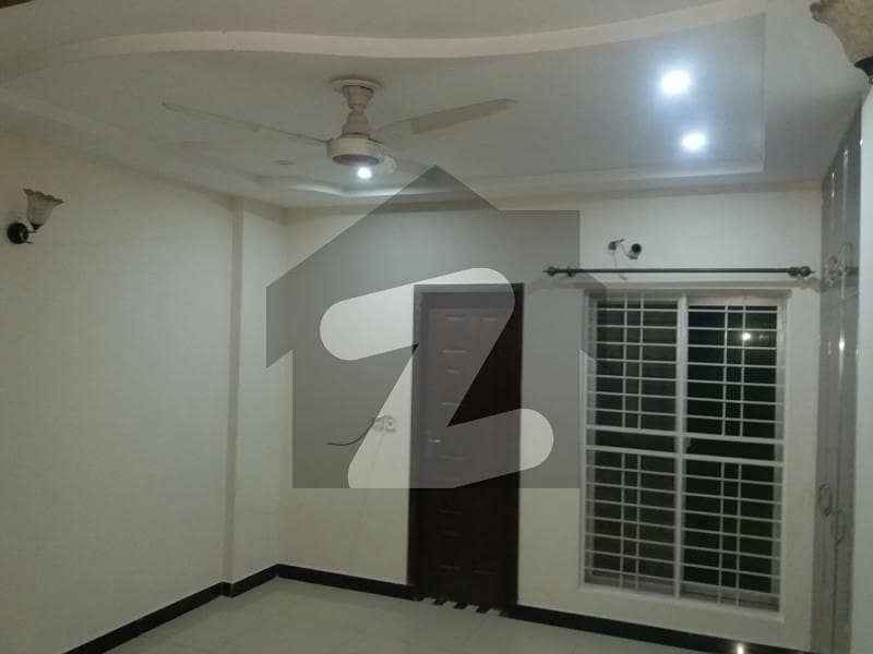 1 Room Available For Rent 1 Room Available For Rent